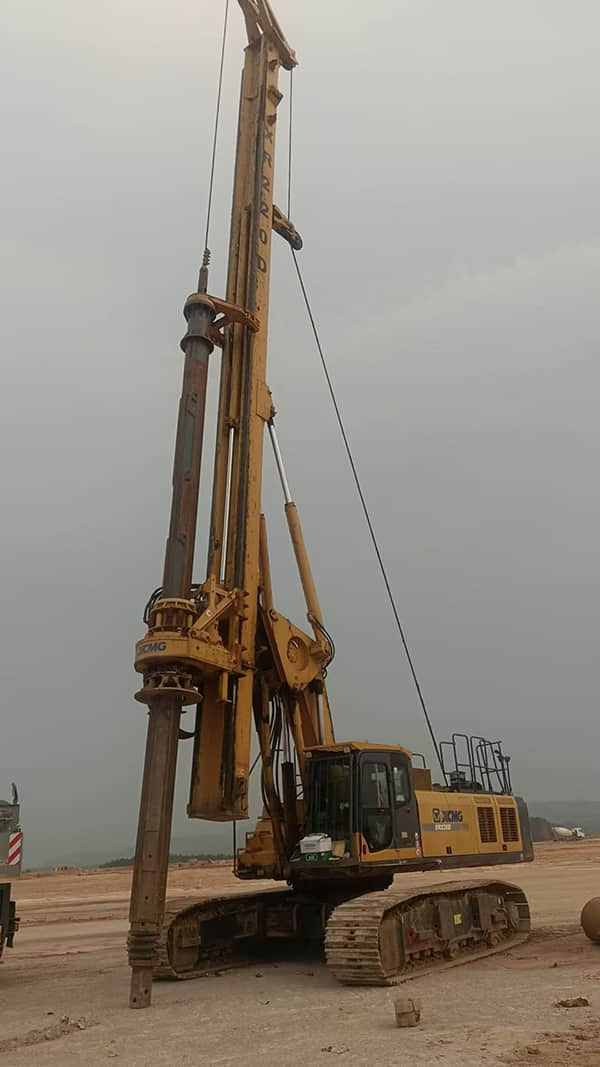 2020 XCMG 220D   