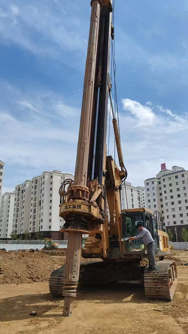 2020 XCMG 220D   