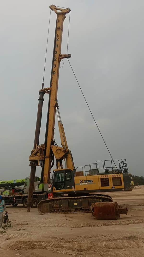 2020 XCMG 220D   